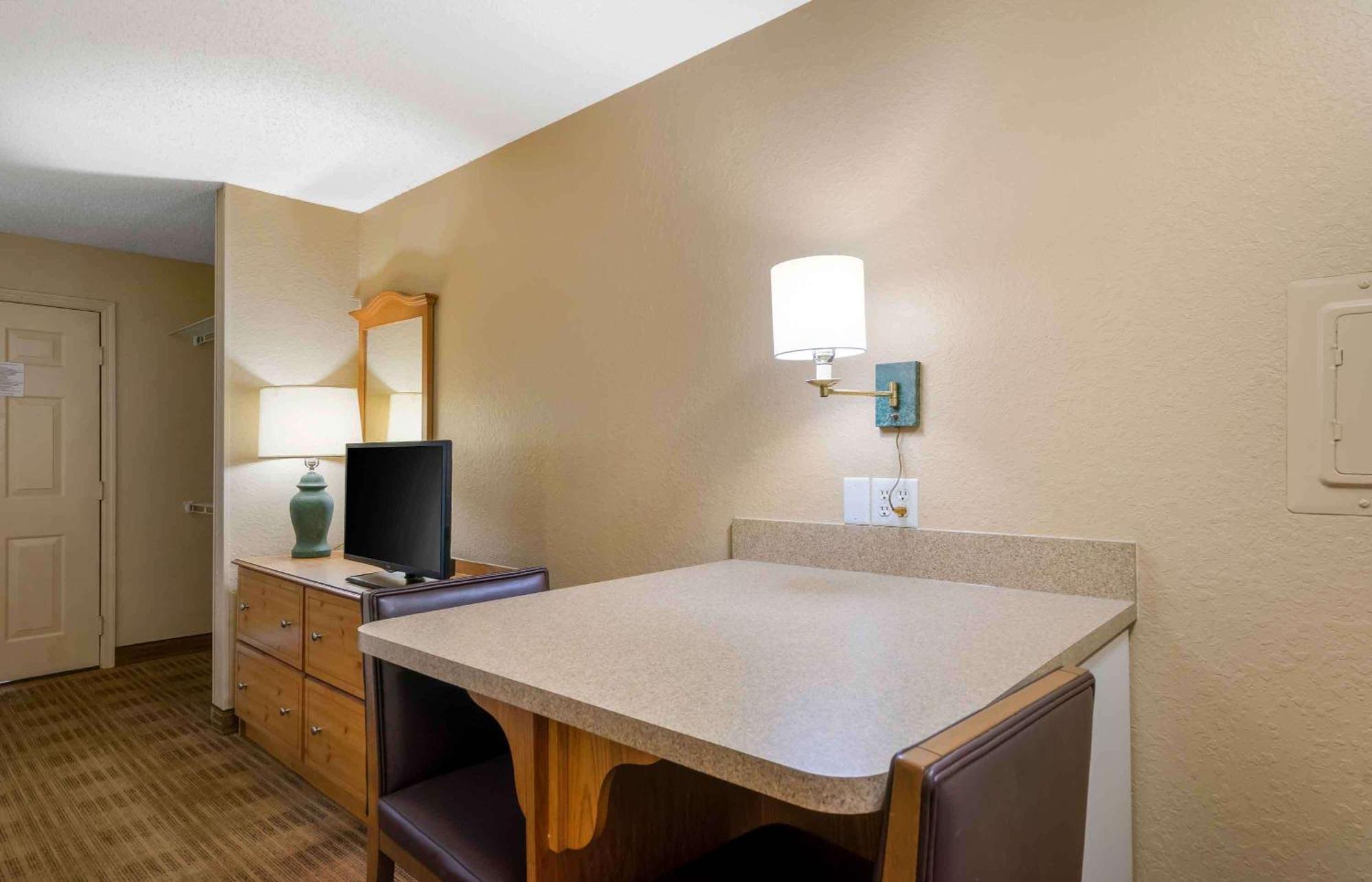 Extended Stay America Suites - Clearwater - Carillon Park Esterno foto